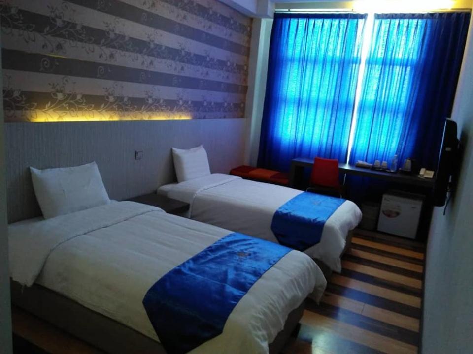 4Orty Inn Bintulu Exterior photo